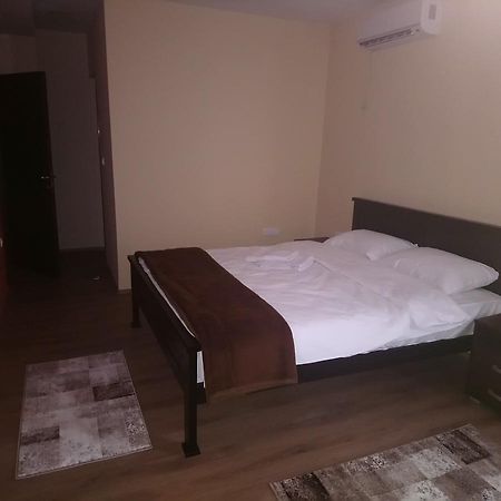 A Pousada Prenociste Hrast Paraćin Exterior foto