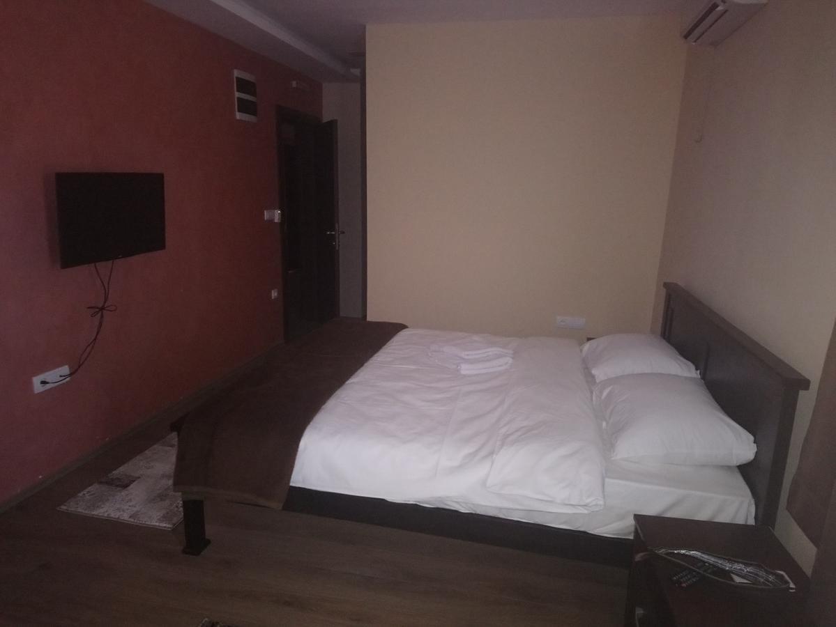 A Pousada Prenociste Hrast Paraćin Exterior foto