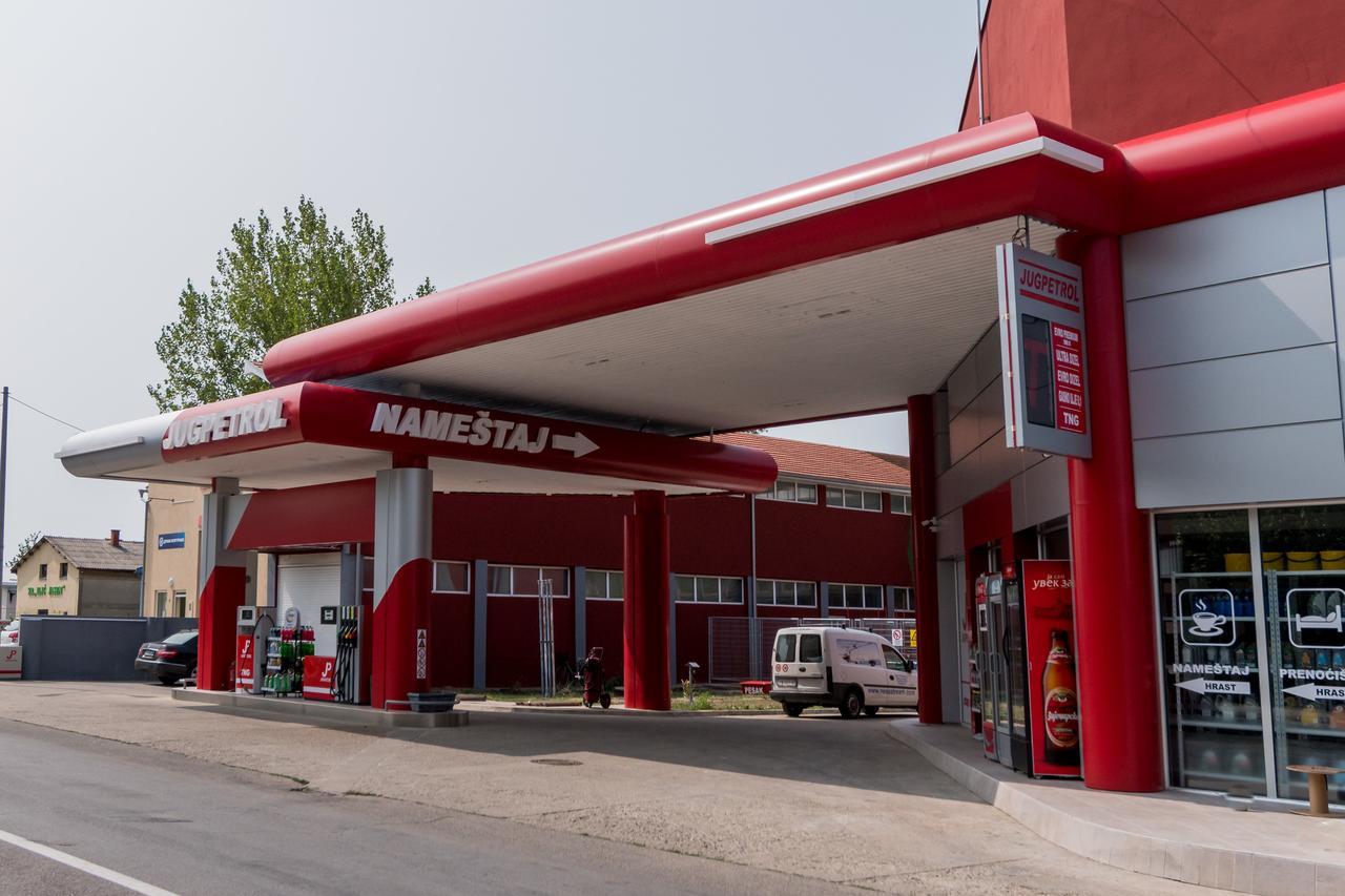 A Pousada Prenociste Hrast Paraćin Exterior foto